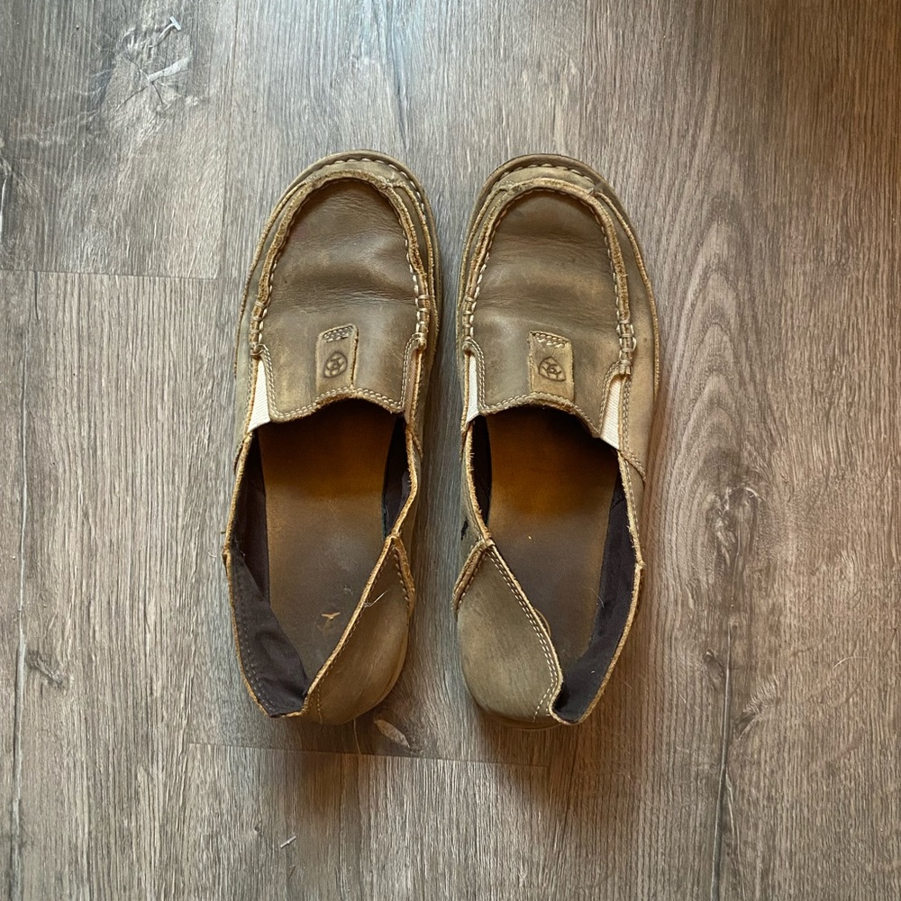 Women’s Ariat Cruisers